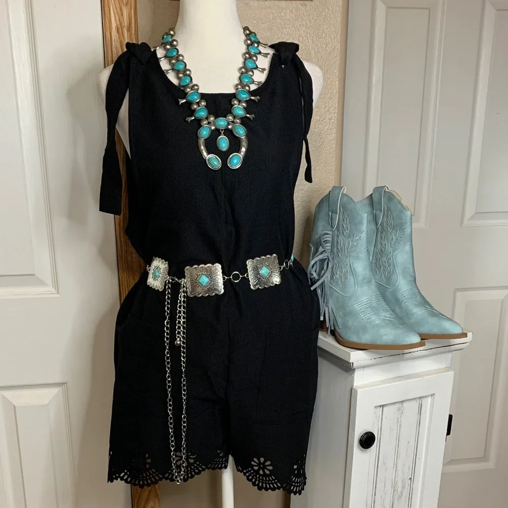 BLACK Floral Cutout Scallop Hem Tie Straps Boxy Fit Summer Romper - Picture 2 of 5
